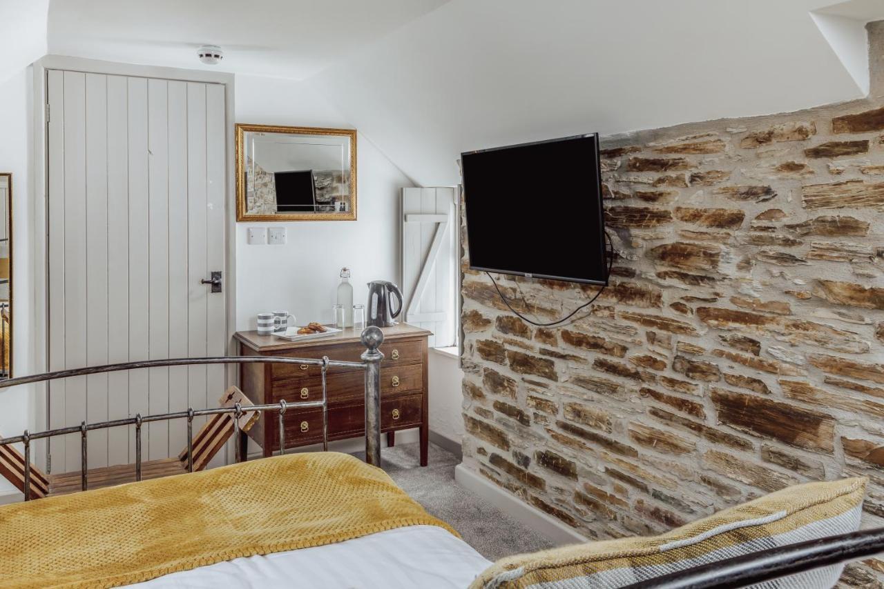 The Olde Malthouse Inn Tintagel Extérieur photo